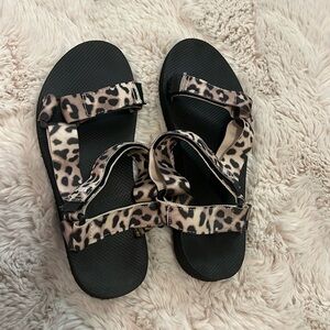 Victoria’s Secret Pink Leopard Print Sandals